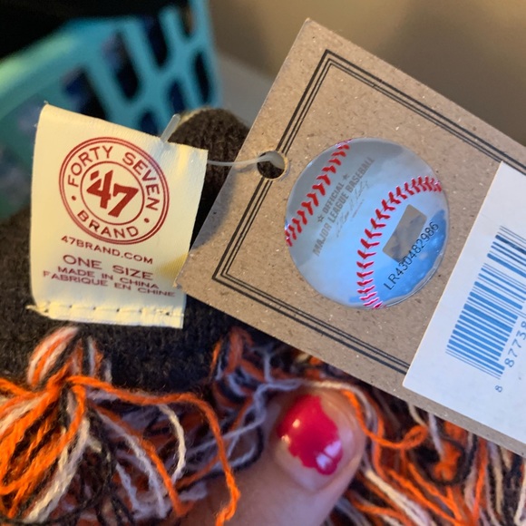 Detroit Tigers Winter Scarf with fringe - Picture 2 of 6